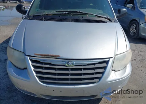 2001 Chrysler Town & Country Lx from USA, damaged, VIN 2C4GP44341R247843